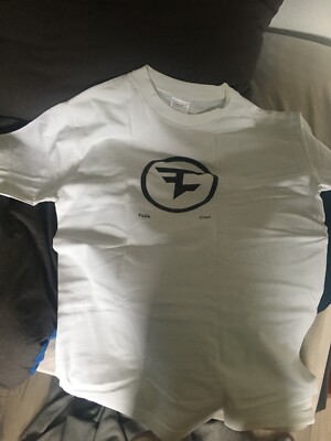 Faze Clan Tshirt Größe M