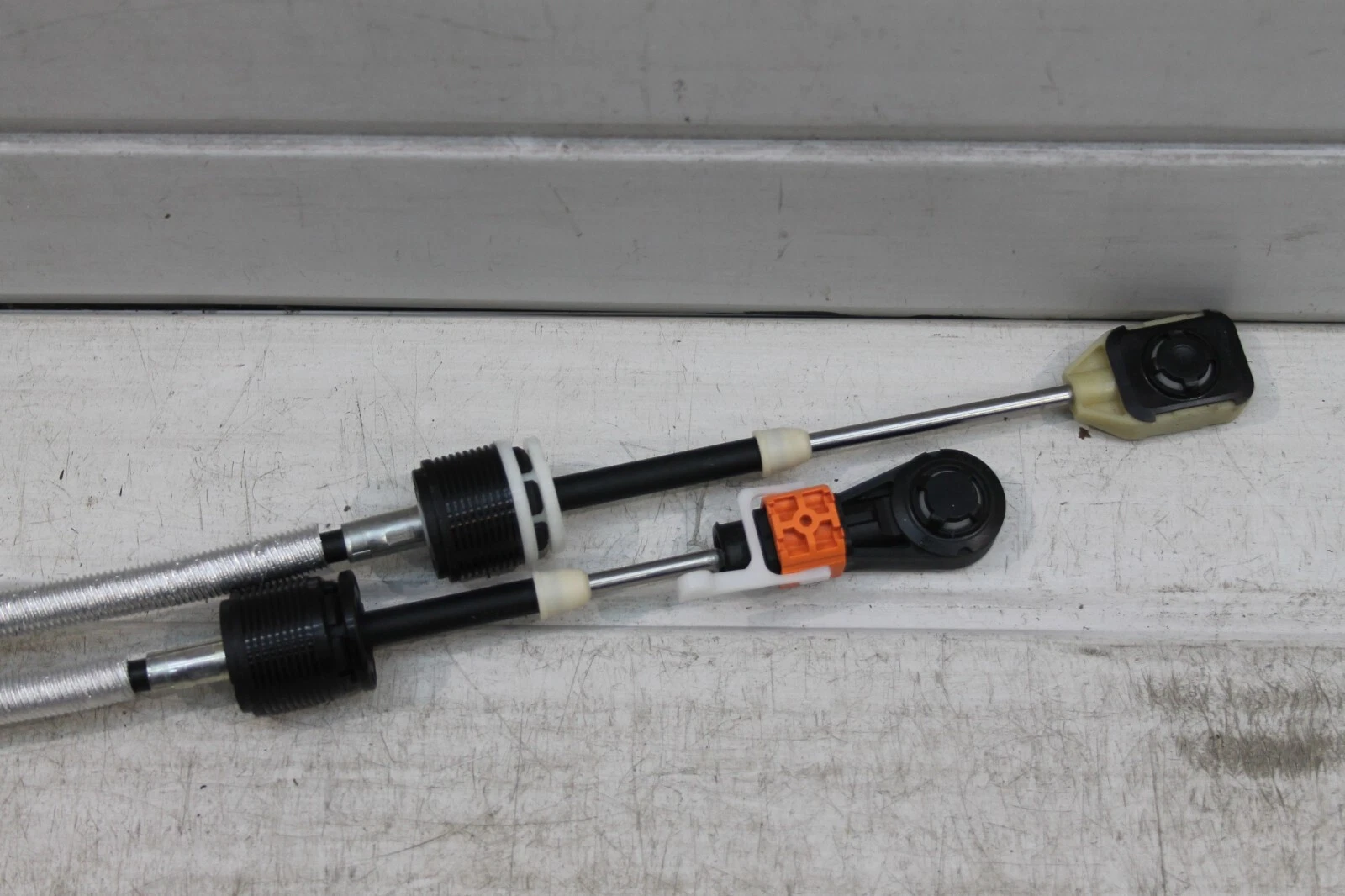FORD FIESTA MK8 2019 20 21 22 GEAR CABLE ASSY-SELECTOR 2680556 NEW  GENUINE - Picture 2 of 10