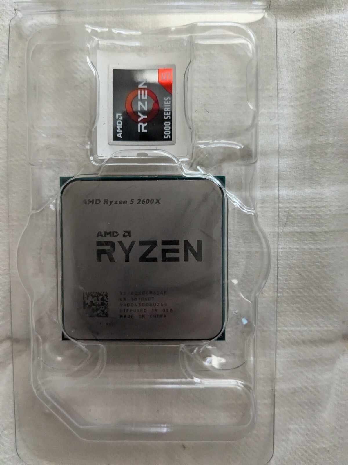 AMD Ryzen 5 2600X Processor (3.6 GHz, 6 Cores, Socket AM4) - YD260XBCAFBOX