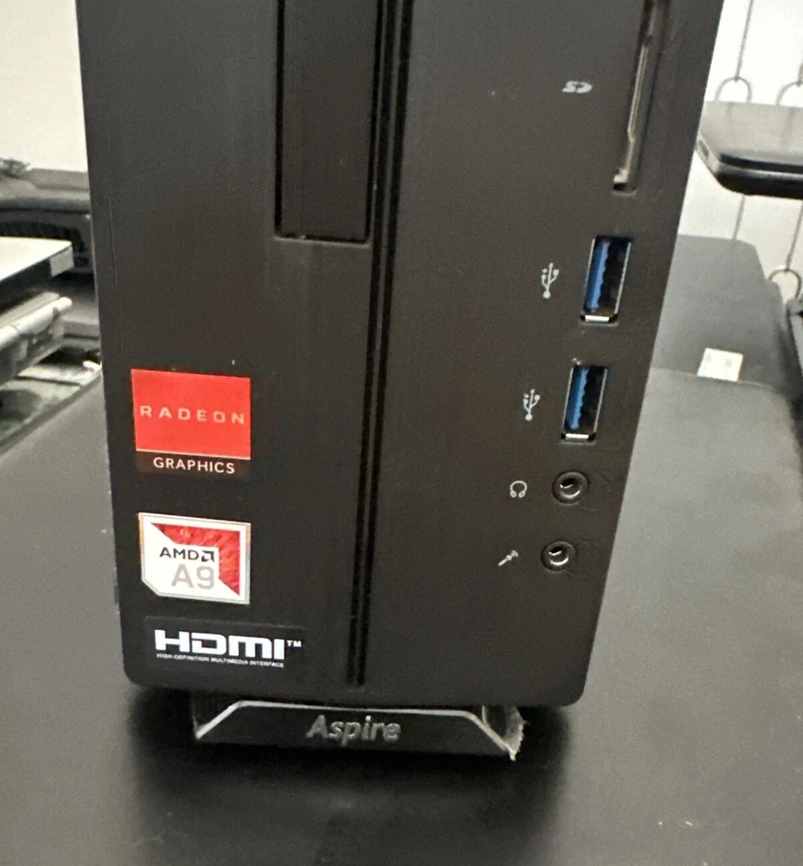 Acer Aspire XC-330 Desktop AMD A9 A9-9420 12GB DDR4-SDRAM SSD 256GB Windows 10 - Immagine 2 di 4