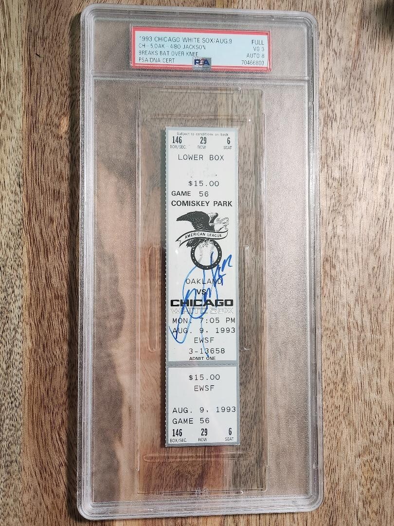 BO JACKSON SIGNED “BO BREAKS BAT OVER KNEE” 1993 FULL TICKET 8/9