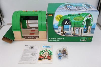 Rare HTF BRIO Railway Central Station 33655 LCD Screen & Recording w 2 Figures