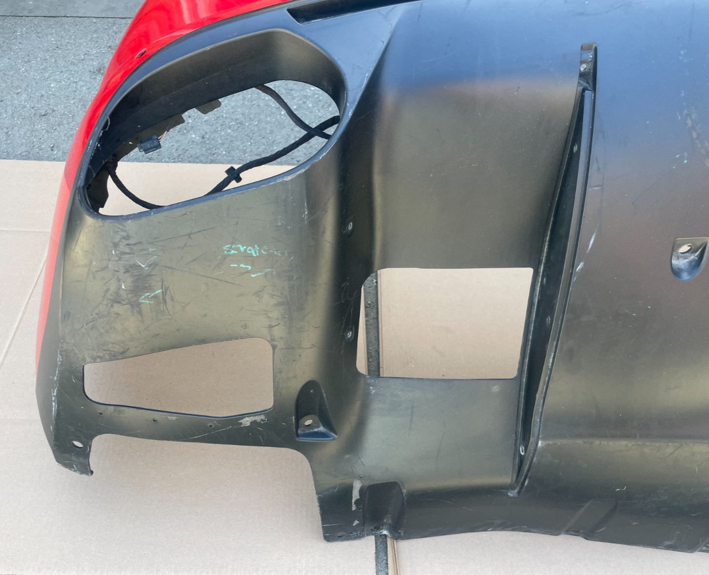 2015 - 2018 FERRARI CALIFORNIA T TURBO REAR BUMPER COVER & VALANCE 085828300 OEM