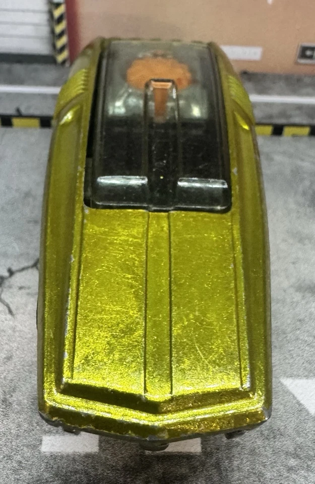 Crema batidor Hot Wheels Redline 1970 amarillo lima en muy buen estado Foto 3 de 4