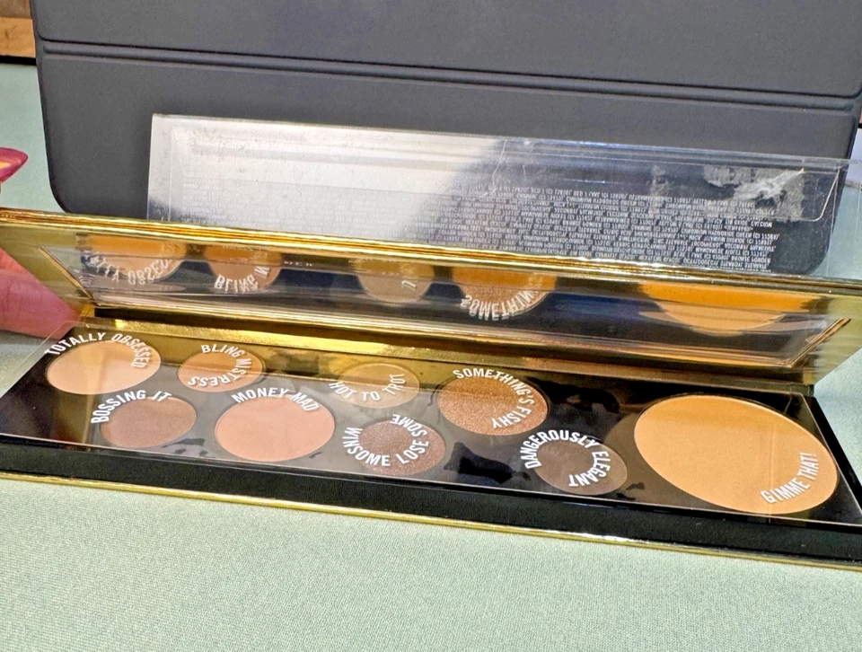 MAC Power Hungry Personality Palette 8 Shadows 1 Highlight Dangerously Elegant - Image 3 of 3