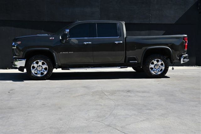 2023 Chevrolet Silverado 2500 HD LTZ Pickup 4D 6 1/2 ft thumbnail 5