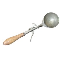 Vintage Ice Cream Scoop Wooden Handle Metal Ice Cream Spoon Kitchen Tool Gadget Vintage Ice Cream Scoop Wooden Handle Metal Ice Cream Spoon Kitchen Tool Gadget