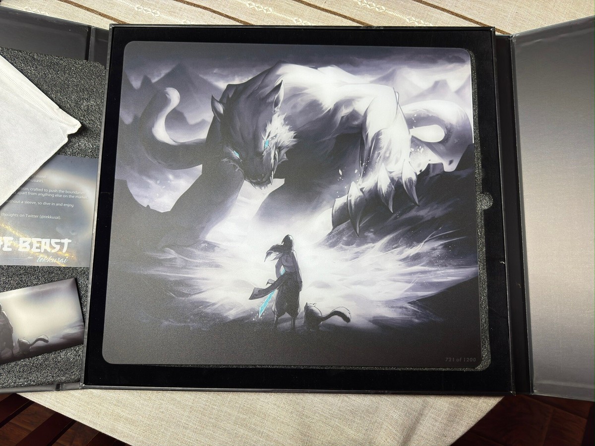The Beast by Tekkusai 極美品】Tekkusai The Beast Glass Mousepad