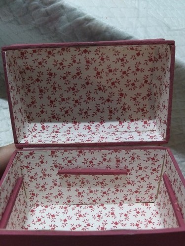 Vintage Artisan Miniature Dollhouse Primitive Pink Painted Trunk w Tray - Picture 4 of 7