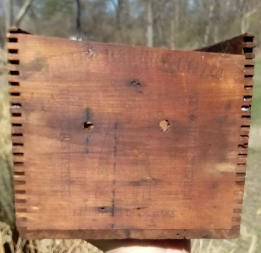Vintage Gold Medal Walter Baker & Co Paris Expo 1900 Chocolate Box Wood Crate