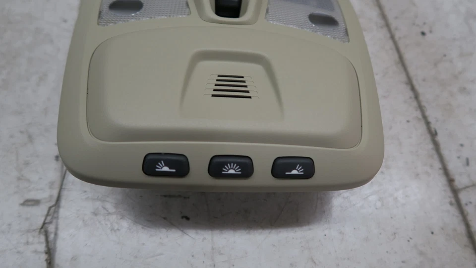 2007-2014 Volvo XC90 OEM Front Roof Overhead Dome Light Lamp 30669622 - Image 4 of 4