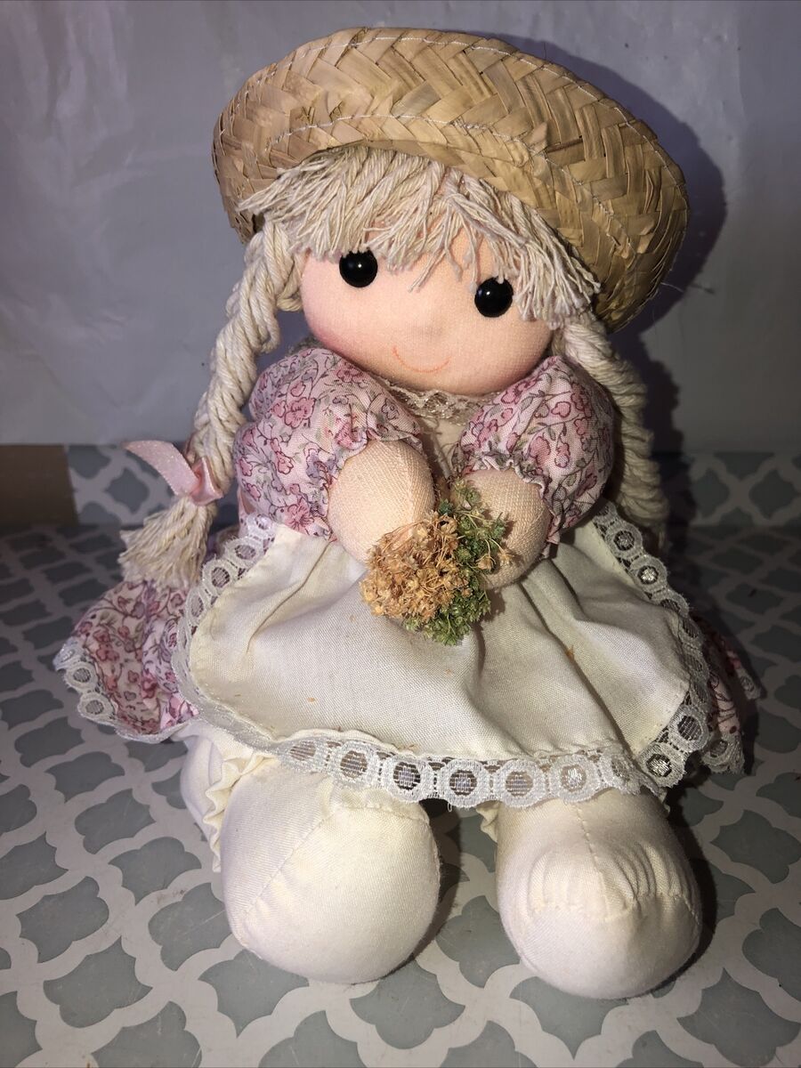 Vintage Sankyo Poter Gifts Seated Musical Doll - Tune: April Vintage Sankyo Poter Gifts Seated Musical Doll - Tune: April