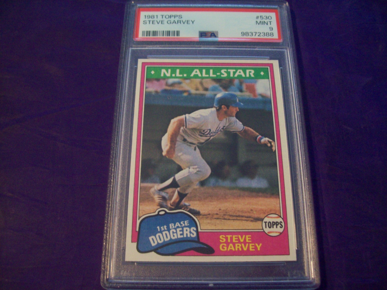 1981 TOPPS #530 STEVE GARVEY (DODGERS) PSA 9