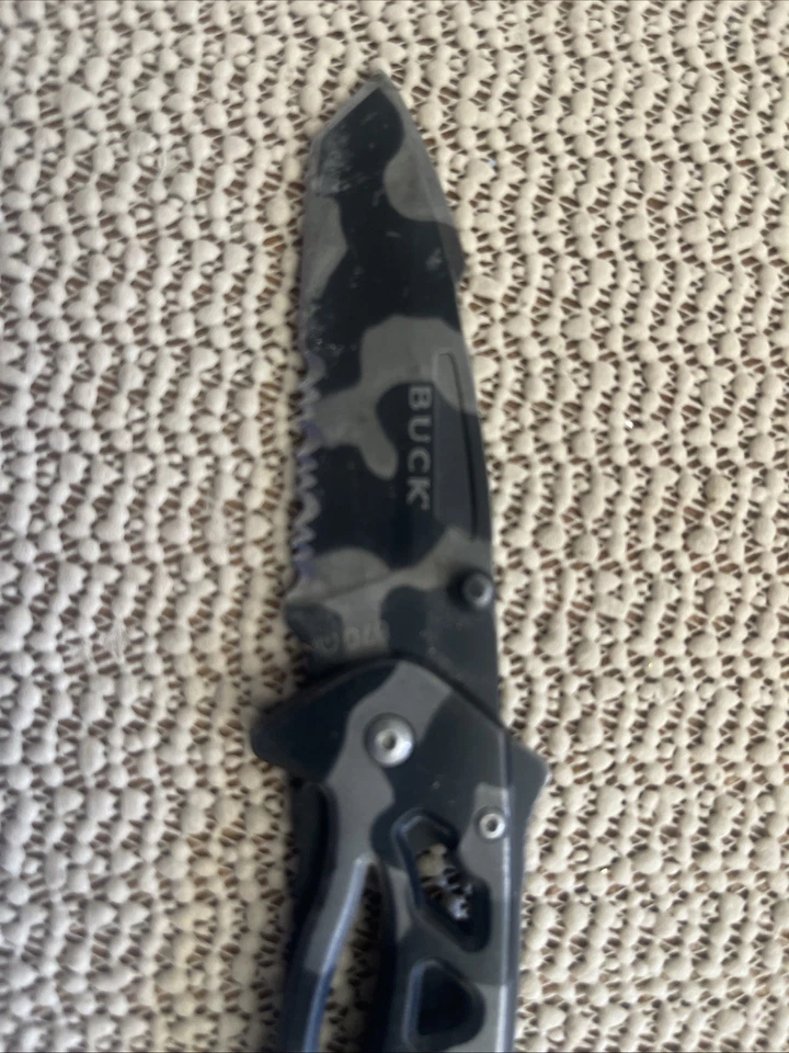 BUCK “Tiger”Knife 0870 Bones Partially Serrated Tactical Folding Knife With Clip - Image 2 of 4