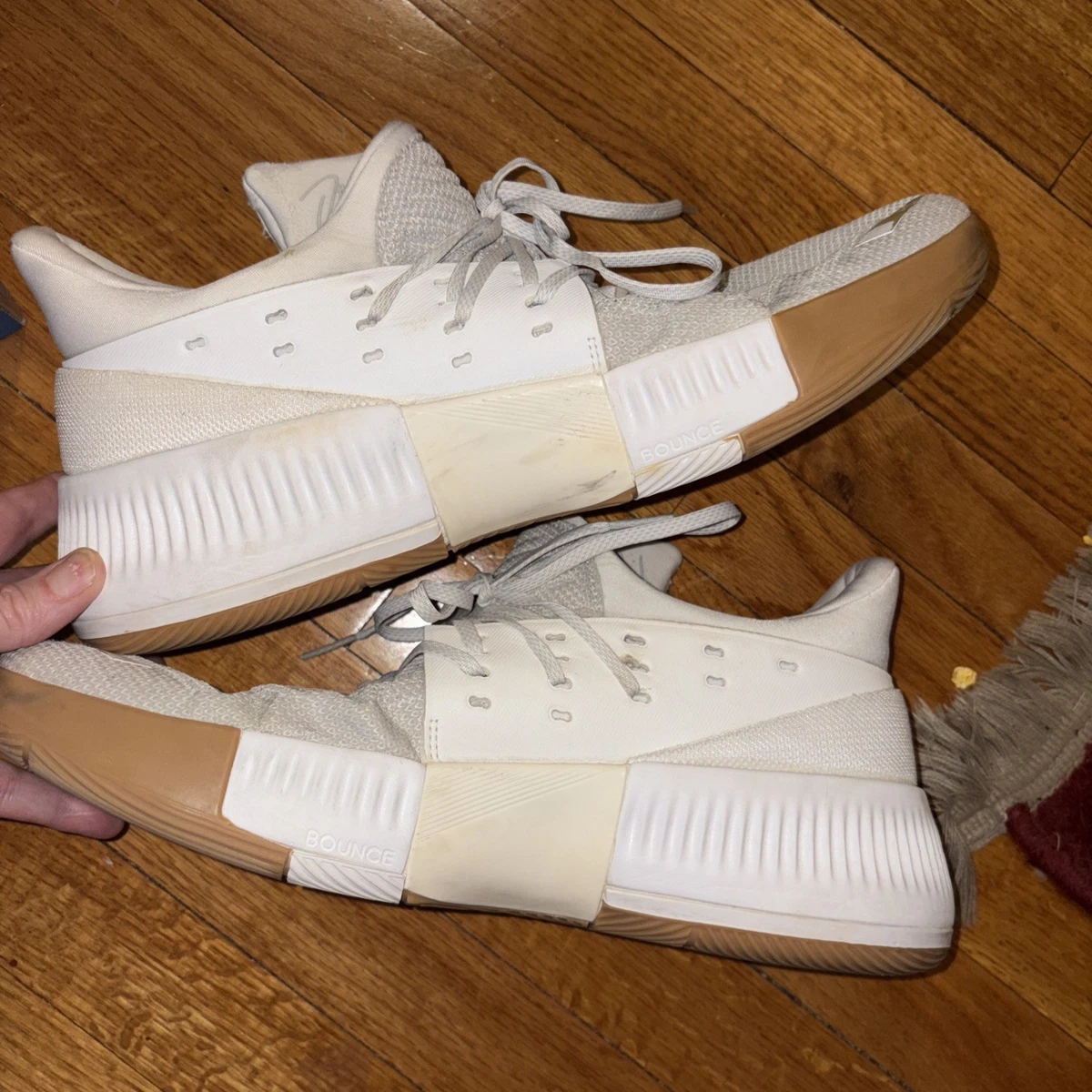 ADIDAS Dame 3 Legacy Basketball Sneaker ART BW0323 White Gum Size 5.5 Men ADIDAS Dame 3 Legacy Basketball Sneaker ART | Mercari main image 3