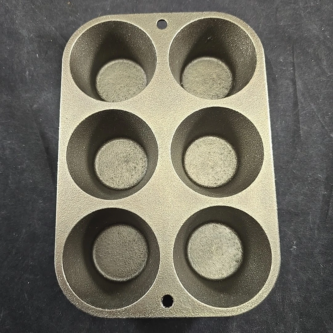 Lodge 5P2 Muffin Pan Seasoned Cast Iron Cookware Cornbread Vintage USA Made
Opens in a new window or
