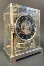 Zz ATMOS Classic Uhr JLC Kaliber 526 schwarzes | Zifferblatt | Platin u. Nickel