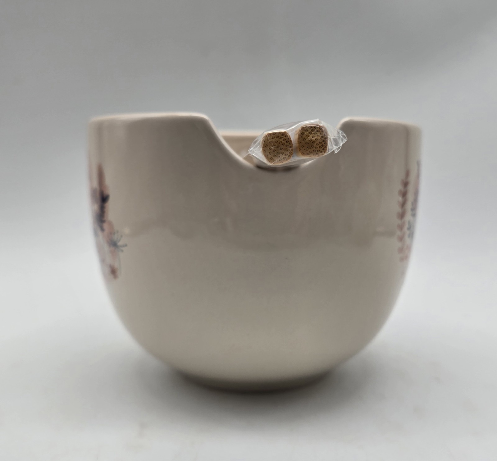 Disney Winnie the Pooh 20 oz Ceramic Ramen Bowl with Bamboo Chopsticks 