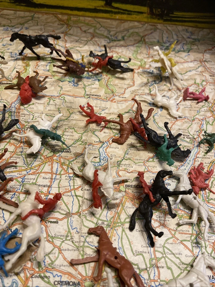 Piccolo Lotto Soldatini scala 1/72 BARAVELLI serie Western ( Vari Soggetti) - Immagine 3 di 4