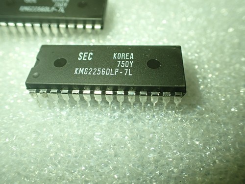 KM62256DLP-70 SAMSUNG 32K WORDS x 8bit CMOS SRAM 28 pin DIP UKSTOCK 62256 - Afbeelding 2 van 3