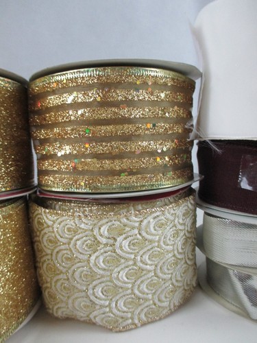 Lot 8 Ribbon Christmas Colors Some Wire Edge - Picture 4 of 5