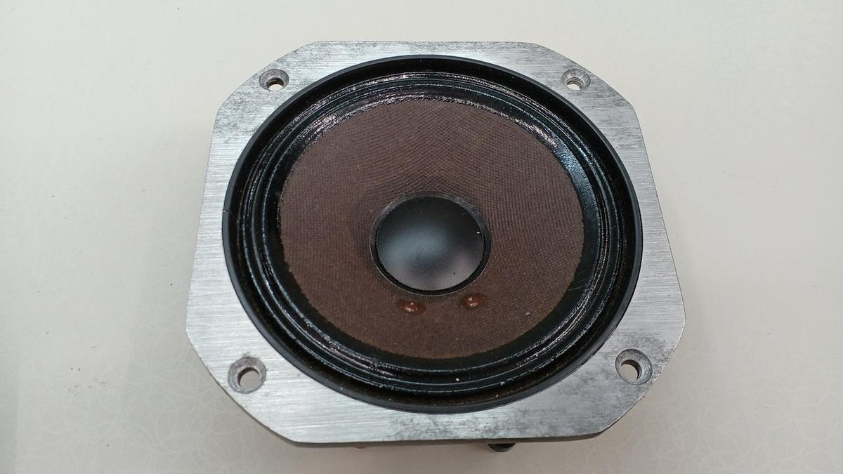 JBL 2105H 1本　　動作確認済　いい音出てます。 JBL 2105H Used 13cm cone midrange/speaker unit for 4315B Confirmed