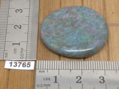 RUBIN auf FUCHSITE Rollstein Mineralien Lithotherapie Sammlung Reiki Pflege - Bild 2 von 2
