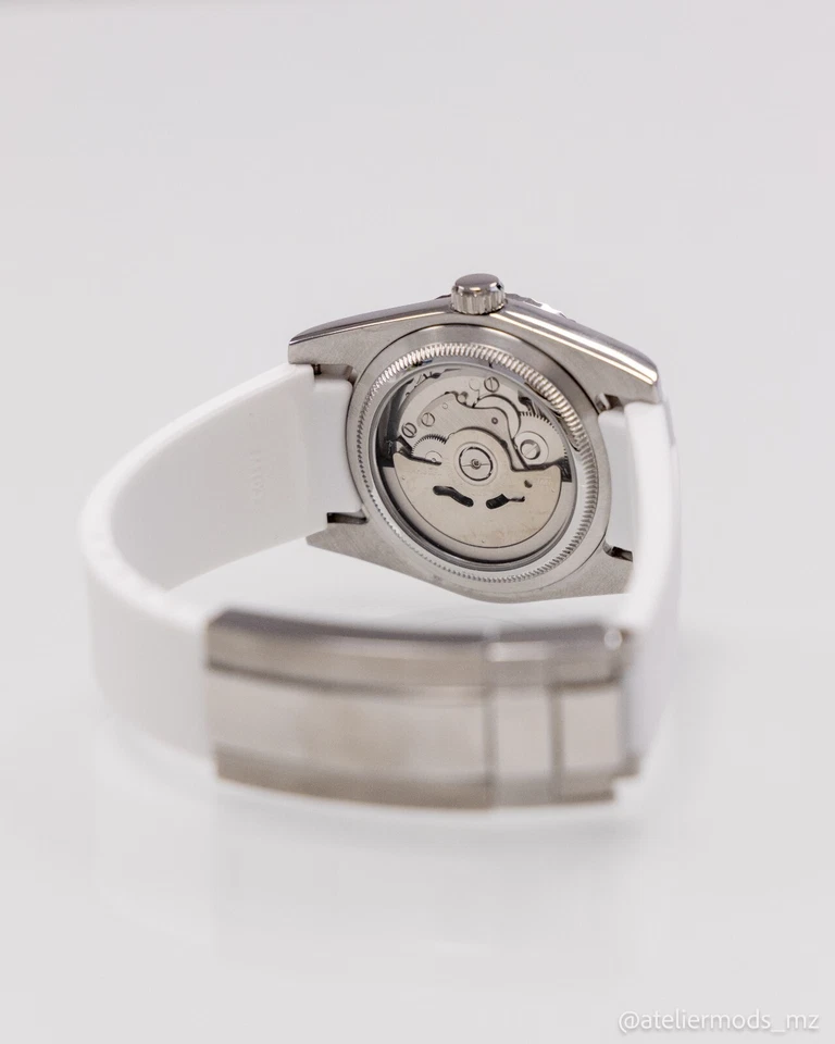 Custom Seiko NH35 Automatic 36mm Pink Dial Stainless Steel Watch w/ White Rubber Foto 3 de 4