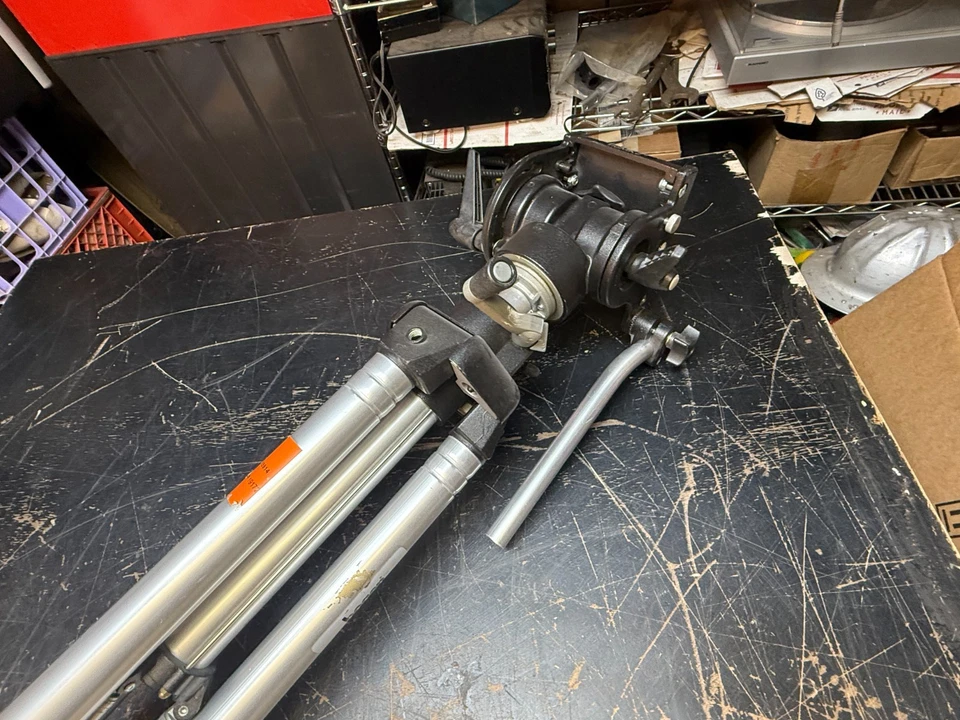 Bogen Manfrotto 3068 Tripod 3066 MKII Model 116 Fluid Head - Image 2 of 4