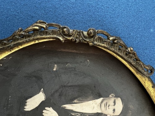 Antique vintage Tin type Large oval Portrait Family Wedding Photo Tintype 20” - Picture 12 of 17