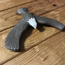Balance Bird Eagle Decoration Toys Finger Balancing Model Tabletop Gravity Toy