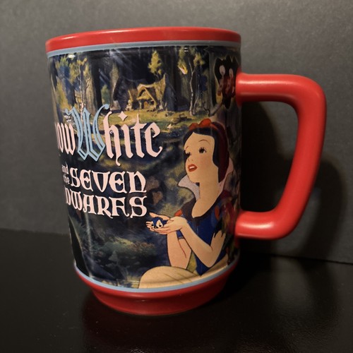 Taza de café Blancanieves y los siete enanitos Movie Moments 16 oz, mango rojo