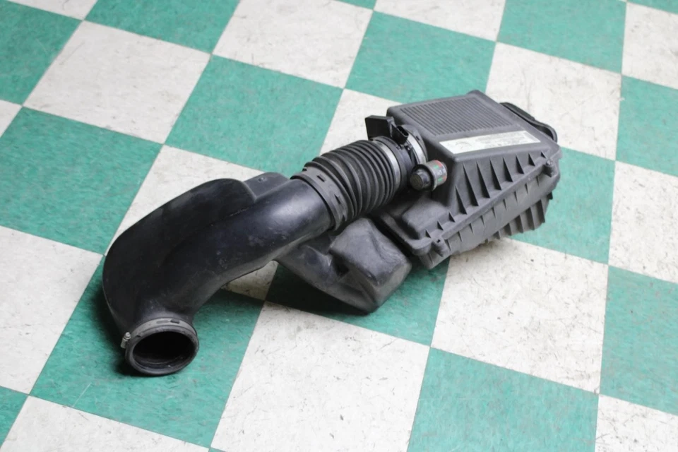 99-07 SIERRA High Capacity K47 Engine Air Intake Filter Housing Cleaner Box OEM Foto 3 de 4