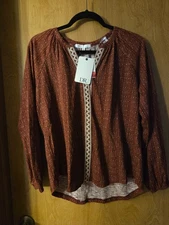 DR2 womens top burgundy pattern long sleeve shirt size M NWT