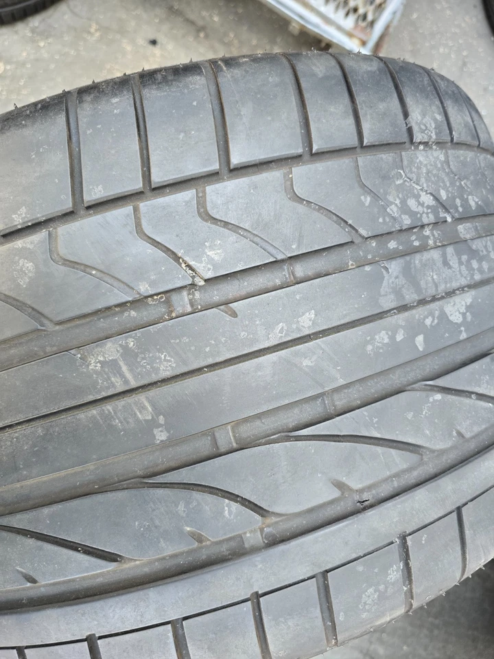 (2) Neumáticos Bridgestone Potenza RE050A Scuderia 345/35/19 Foto 2 de 4