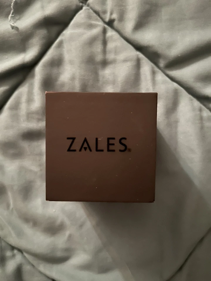 Alianza de boda acanalada de 4,0 mm para hombre Zales en acero inoxidable Foto 2 de 3