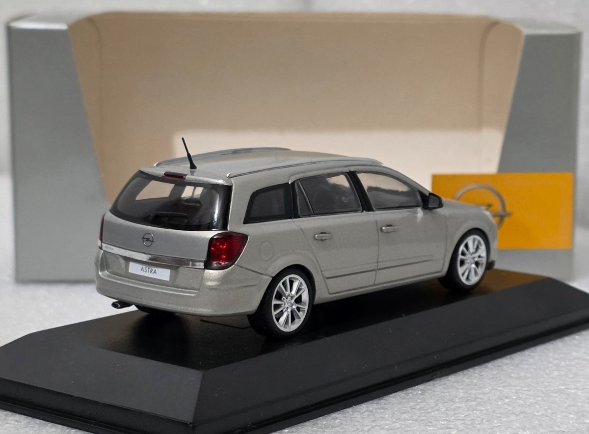 Opel Astra H Caravan 2005 Grey 1:43 Minichamps ASTRACAR Dealer