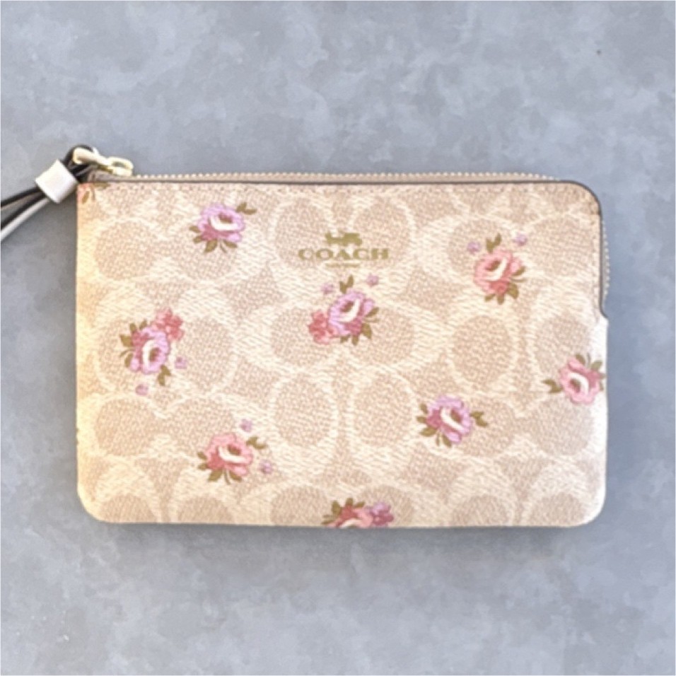 coach floral wristlet