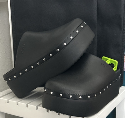 NEW CROCS Dylan Platform Studded Clog 212355 Black Womens size 7 New in Bag