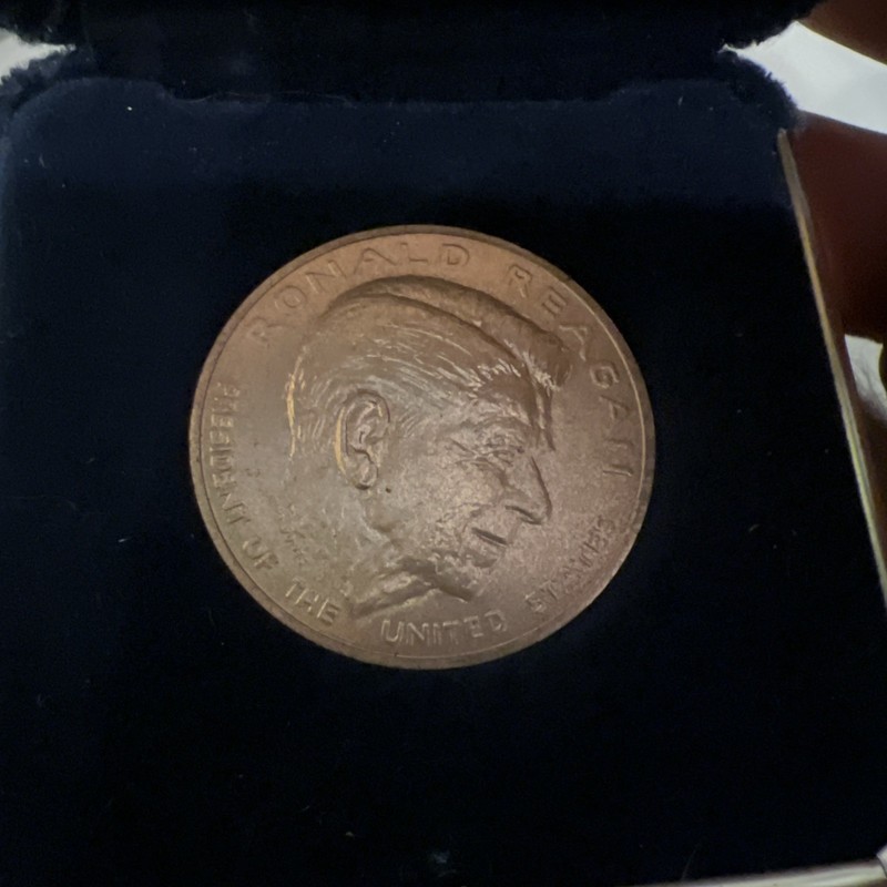 RONALD REAGAN PRESIDENTIAL COMMEMORATIVE 24K Gold Plate Coin