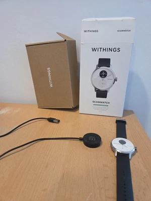 Withings ScanWatch Hybrid 38mm Edelstahlgehäuse-Silber mit Silikonarmband in... - Bild 1 von 4