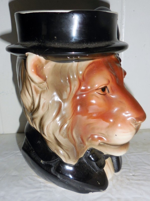 VINTAGE PORCELAIN LION FIGURINE MUG LION KING GLOSSY DESIGN   NR