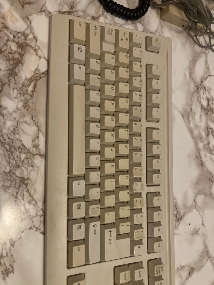 Mitsumi KFKEA4XT Vintage Wired Clicky Keyboard Beige  - Image 3 of 4