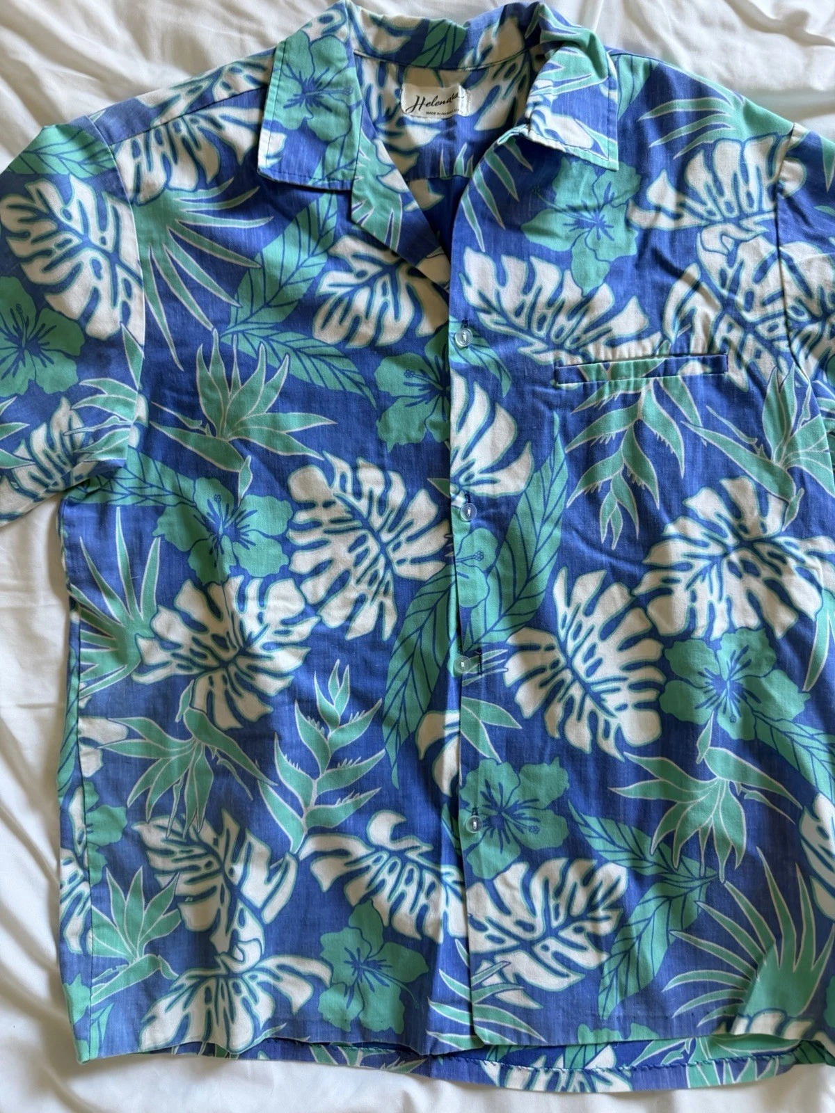 VTG Helena's Men's M Hawaiian Floral Blue/Green/White Short Sleeve Button-Up
Opens in a new window o