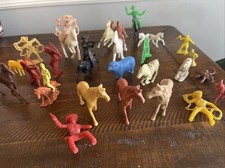LOT A VINTAGE PLASTIC HORSES COWBOYS INDIANS ANIMALS LOT OF 32