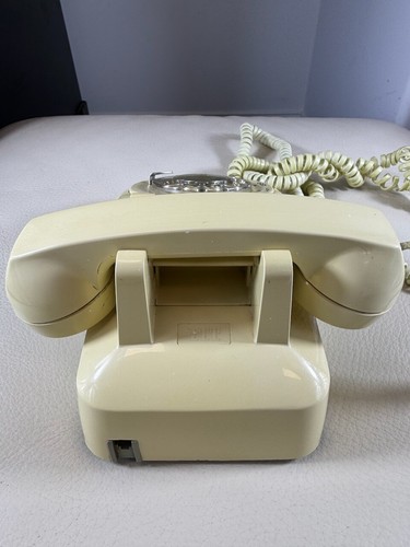 ITT Rotary Dial Desk Telephone Cream Beige 720011-106 500 Vintage Phone 1984 - 第 4/7 張圖片