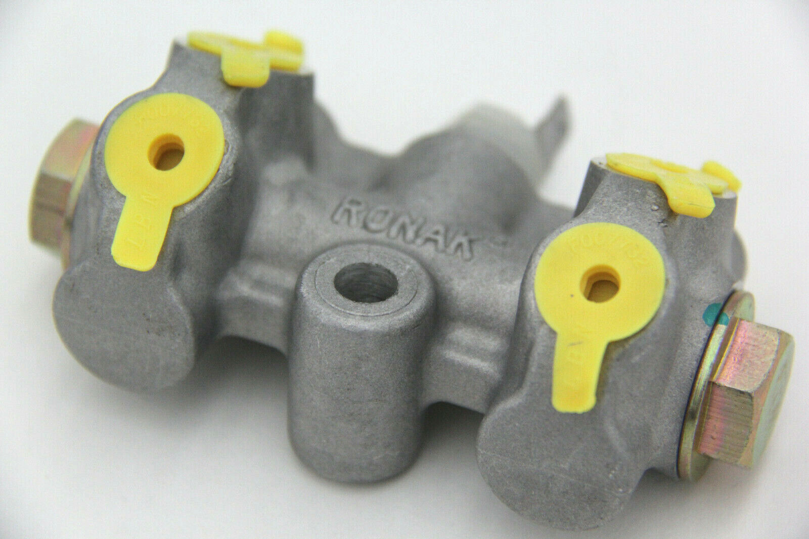 Brand New Brake Line Junction Warning Valve for Volvo OEM# 1329882 