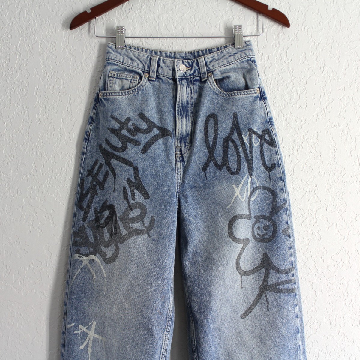 H&M Graffiti ultra High Waisted Wide Leg Jeans Size 0 H&M Graffiti ultra High Waisted Wide Leg Jeans Size 0
