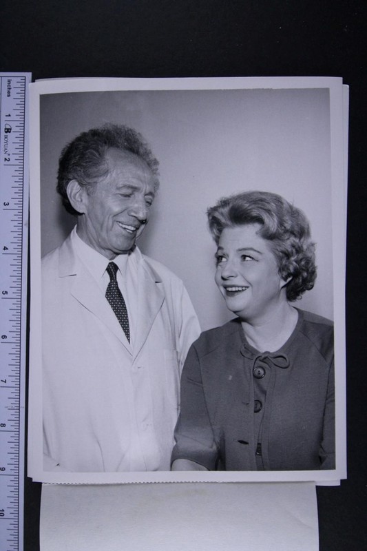 Two 1962 BEN CASEY (S1.E28) Type 1 TV Press Photos~VINCE EDWARDS~(id3815)
