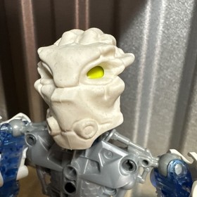 LEGO &bull; Bionicle &bull; Inika Toa Matoro &bull; 8732 &bull; Incomplete